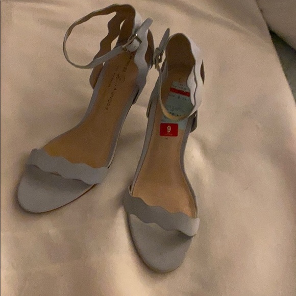 Chinese Laundry light blue shoe with toe out. - Picture 7 of 7